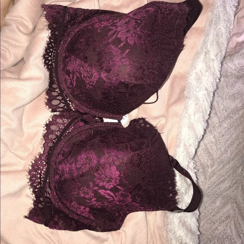 Bras - Picture 2 of 5